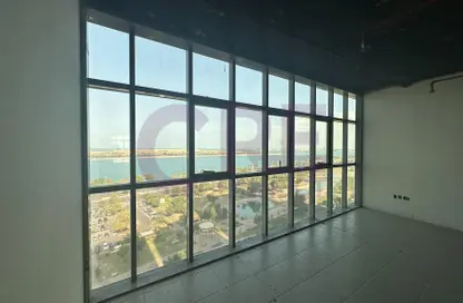 Full Floor - Studio for rent in Corniche Tower - Corniche Road - Abu Dhabi