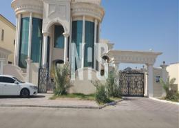 مجمع سكني - 7 غرف نوم - 8 حمامات للبيع في مدينة شخبوط - أبوظبي