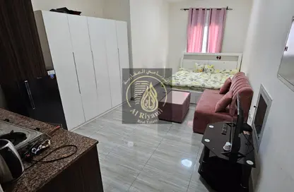 شقة - 1 حمام للايجار في مساكن كورنيش عجمان - طريق كورنيش عجمان - عجمان
