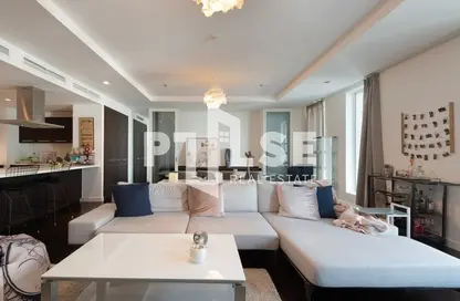 Living Room image for: Apartment - 1 Bedroom - 2 Bathrooms for sale in Limestone House - DIFC - Dubai, Image 1