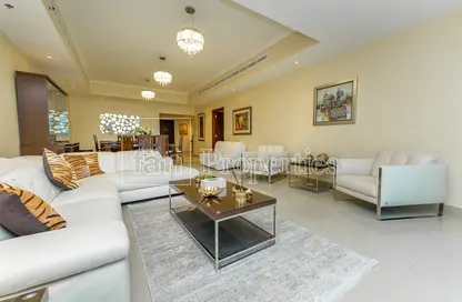 Apartment - 3 Bedrooms - 4 Bathrooms for rent in Emirates Crown - Dubai Marina - Dubai