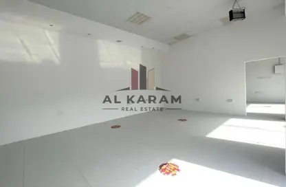 متجر - استوديو للايجار في دفن النخيل - رأس الخيمة