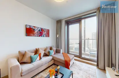 Living Room image for: Apartment - 2 Bedrooms - 3 Bathrooms for rent in Sparkle Towers - Dubai Marina - Dubai, Image 1