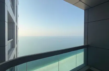 شقة - 2 غرف نوم - 2 حمامات للبيع في برج الكورنيش - طريق كورنيش عجمان - عجمان