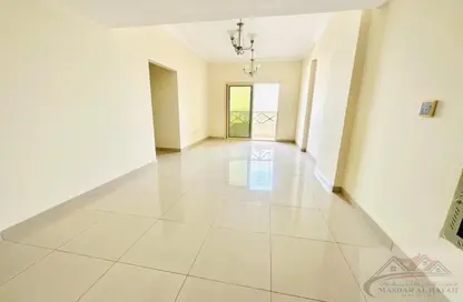 شقة - 3 غرف نوم - 3 حمامات للايجار في مبنى مويلح - مويلح - الشارقة