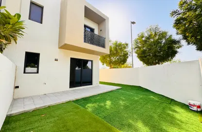 Townhouse - 2 Bedrooms - 4 Bathrooms for rent in Nasma Residence - Al Tai - Sharjah