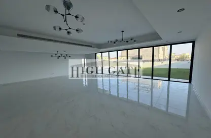 Empty Room image for: Villa - 5 Bedrooms - 6 Bathrooms for rent in Jumeirah Park Homes - Jumeirah Park - Dubai, Image 1