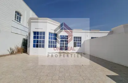 Terrace image for: Villa - 3 Bedrooms - 3 Bathrooms for rent in Al Markhaniya - Al Ain, Image 1