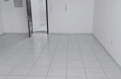 شقة - 2 غرف نوم - 2 حمامات للايجار في الند - القاسمية - الشارقة