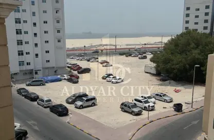شقة - غرفة نوم - 2 حمامات للايجار في مساكن كورنيش عجمان - طريق كورنيش عجمان - عجمان