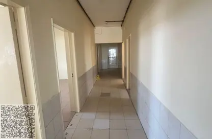 سكن عمال - استوديو - 8 حمامات للايجار في المنطقة الصناعية رقم 6 - المنطقة الصناعية بالشارقة - الشارقة