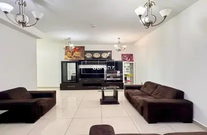 Apartment - 1 Bedroom - 2 Bathrooms for sale in Marina Pinnacle - Dubai Marina - Dubai