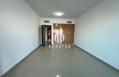 Apartment - 2 Bedrooms - 2 Bathrooms for rent in Al Khan - Sharjah