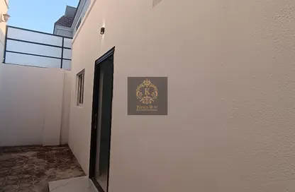 Apartment - Studio - 1 Bathroom for rent in Mohamed Bin Zayed Centre - Mohamed Bin Zayed City - Abu Dhabi