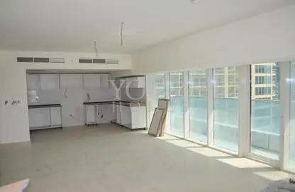 Empty Room image for: Apartment - 2 Bedrooms - 2 Bathrooms for sale in Wind Tower 2 - Lake Almas West - Jumeirah Lake Towers - Dubai, Image 1