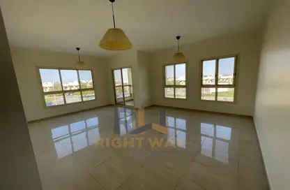 Empty Room image for: Apartment - 3 Bedrooms - 5 Bathrooms for rent in Bawabat Al Sharq - Baniyas East - Baniyas - Abu Dhabi, Image 1