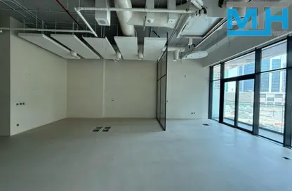 Office Space - Studio - 1 Bathroom for sale in SOL Bay - Business Bay - Dubai