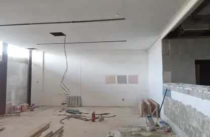Shop - Studio - 1 Bathroom for rent in Al Mina - Dubai