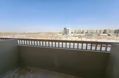 شقة - 2 غرف نوم - 3 حمامات للايجار في سيح شعيب 2 - مدينة دبي الصناعية - دبي