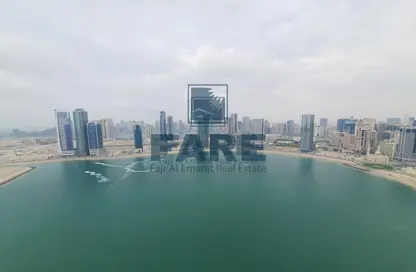 شقة - غرفة نوم - 2 حمامات للبيع في برج لا بلاج - الممزر - الشارقة - الشارقة