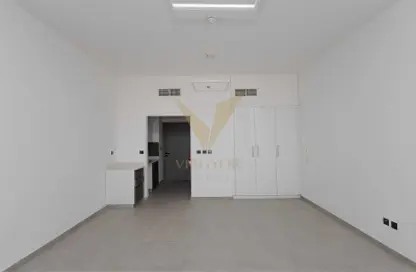 Apartment - Studio - 1 Bathroom for rent in V2 - Dubai Sports City - Dubai