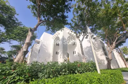 Apartment - 2 Bedrooms - 2 Bathrooms for rent in The Gardens Buildings - The Gardens - Dubai