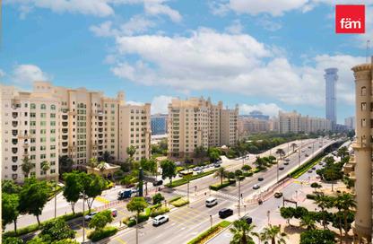 Apartment - 3 Bedrooms - 4 Bathrooms for rent in Al Hatimi - Shoreline Apartments - Palm Jumeirah - Dubai