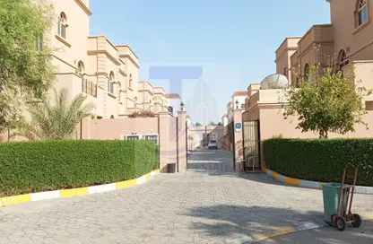 Villa - 4 Bedrooms - 5 Bathrooms for rent in Al Maqtaa - Abu Dhabi