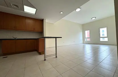شقة - غرفة نوم - 2 حمامات للايجار في بناية  38إلى107 - طراز البحر المتوسط - ديسكفري غاردنز - دبي