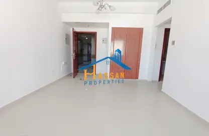 Apartment - 1 Bedroom - 1 Bathroom for rent in Al Khan 9 building - Al Khan - Sharjah