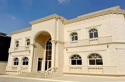 Villa - 5 Bedrooms - 6 Bathrooms for rent in Madinat Al Riyad - Abu Dhabi