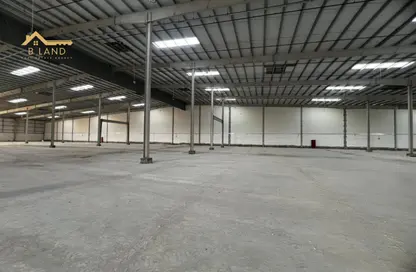 مستودع - استوديو - 2 حمامات للايجار في المنطقة الصناعية القديمة - أم القيوين