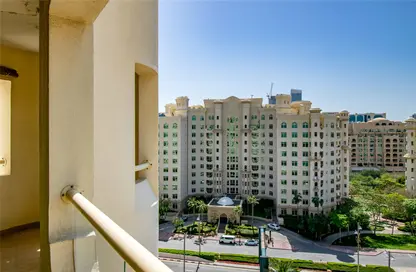 Apartment - 3 Bedrooms - 3 Bathrooms for rent in Al Dabas - Shoreline Apartments - Palm Jumeirah - Dubai