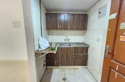 Apartment - Studio - 1 Bathroom for rent in Muwaileh 29 Building - Muwaileh - Sharjah