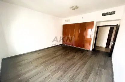 Apartment - 3 Bedrooms - 4 Bathrooms for rent in Corniche Tower - Ajman Corniche Road - Ajman