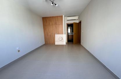Apartment - 3 Bedrooms - 3 Bathrooms for rent in Riggat Al Buteen - Deira - Dubai