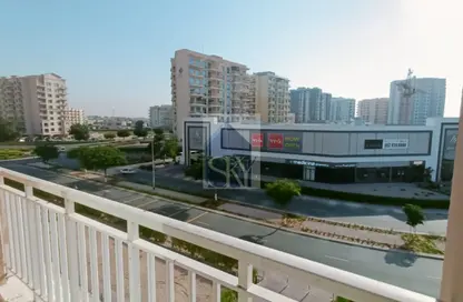 Apartment - 2 Bedrooms - 3 Bathrooms for rent in Mazaya 10B - Queue Point - Dubai Land - Dubai
