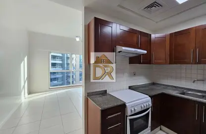 Apartment - Studio - 1 Bathroom for rent in Cascades Tower - Dubai Marina - Dubai