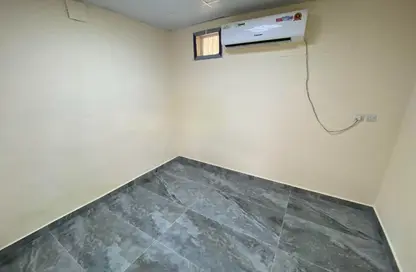 Labor Camp - Studio - 3 Bathrooms for rent in Cornich Ras Al Khaima - Ras Al Khaimah