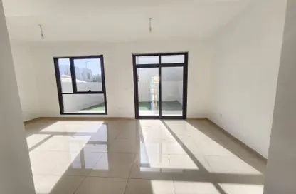 Villa - 2 Bedrooms - 4 Bathrooms for rent in Nasma Residence - Al Tai - Sharjah