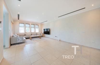 Villa - 3 Bedrooms - 4 Bathrooms for sale in Regional - Jumeirah Park - Dubai
