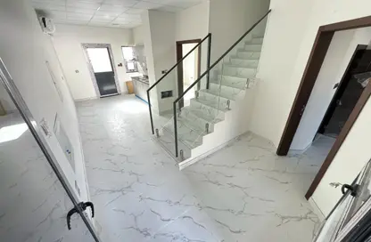 Villa - 5 Bedrooms - 5 Bathrooms for rent in Jumeirah 1 Villas - Jumeirah 1 - Jumeirah - Dubai