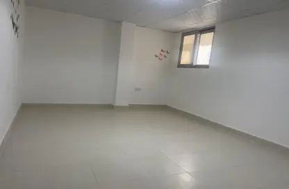 Empty Room image for: Apartment - 1 Bathroom for rent in Al Wathba - Abu Dhabi, Image 1