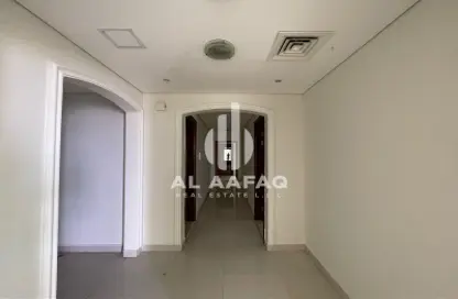 شقة - 2 غرف نوم - 4 حمامات للايجار في القاسمية - الشارقة