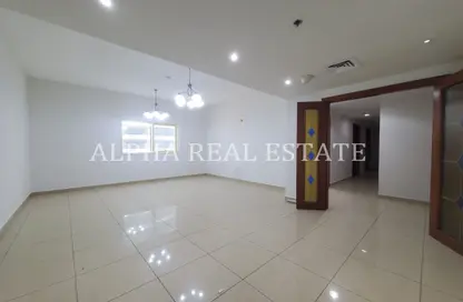 Apartment - 2 Bedrooms - 3 Bathrooms for rent in Al Dana Tower - Al Majaz 3 - Al Majaz - Sharjah