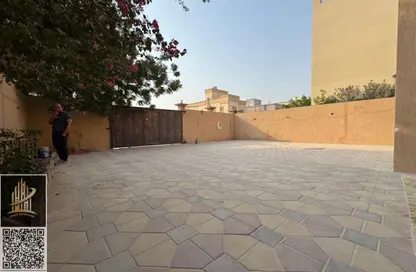 Villa - 5 Bedrooms - 7 Bathrooms for sale in Al Mowaihat 3 - Al Mowaihat - Ajman