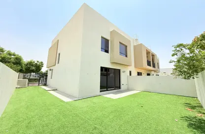 Townhouse - 3 Bedrooms - 4 Bathrooms for rent in Nasma Residences - Aljada - Sharjah