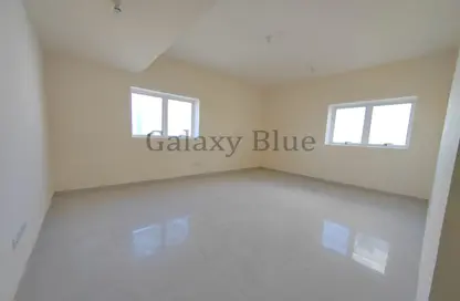 Empty Room image for: Apartment - 2 Bedrooms - 2 Bathrooms for rent in Shabia - Mussafah - Abu Dhabi, Image 1