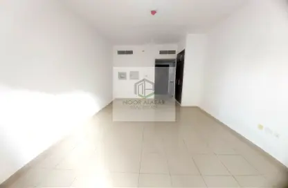 Empty Room image for: Apartment - 1 Bathroom for rent in Al Gurg Twin Towers - Al Nahda 2 - Al Nahda - Dubai, Image 1