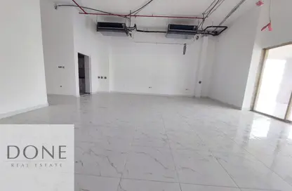 Shop - Studio - 1 Bathroom for rent in Muweileh Community - Muwaileh Commercial - Sharjah